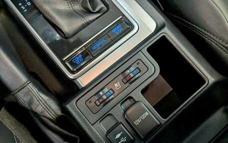 Toyota Land Cruiser Prado 150 рестайлинг 2, 2020 год, 6 350 000 рублей, 21 фотография