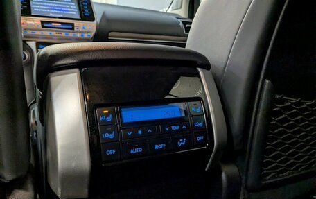 Toyota Land Cruiser Prado 150 рестайлинг 2, 2020 год, 6 350 000 рублей, 30 фотография