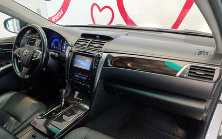 Toyota Camry, 2015 год, 1 780 000 рублей, 7 фотография