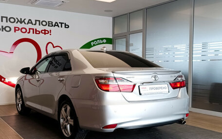 Toyota Camry, 2015 год, 1 780 000 рублей, 6 фотография