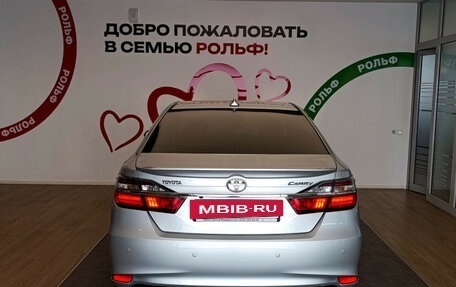 Toyota Camry, 2015 год, 1 780 000 рублей, 5 фотография