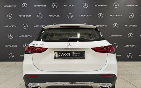 Mercedes-Benz GLA, 2021 год, 3 750 000 рублей, 6 фотография