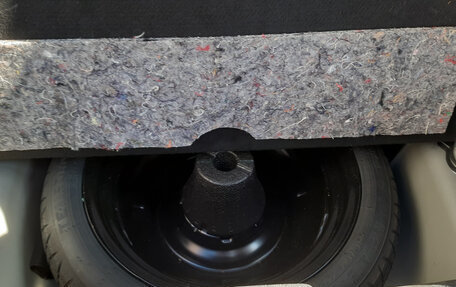 Toyota Vitz, 2019 год, 1 190 000 рублей, 6 фотография