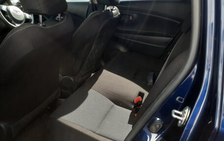 Toyota Vitz, 2019 год, 1 190 000 рублей, 5 фотография