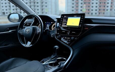 Toyota Camry, 2021 год, 3 100 000 рублей, 10 фотография