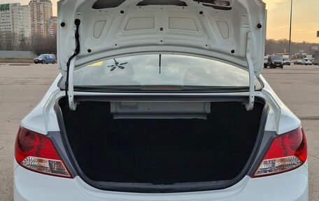 Hyundai Solaris II рестайлинг, 2011 год, 800 000 рублей, 5 фотография