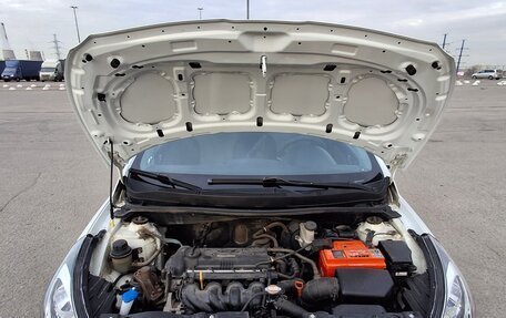 Hyundai Solaris II рестайлинг, 2011 год, 800 000 рублей, 3 фотография