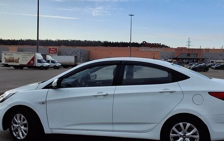 Hyundai Solaris II рестайлинг, 2011 год, 800 000 рублей, 10 фотография