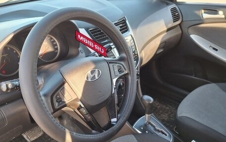 Hyundai Solaris II рестайлинг, 2011 год, 800 000 рублей, 8 фотография