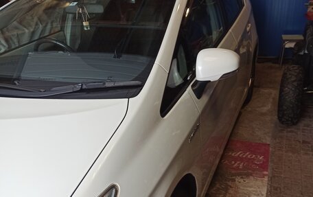 Toyota Prius, 2010 год, 900 000 рублей, 6 фотография