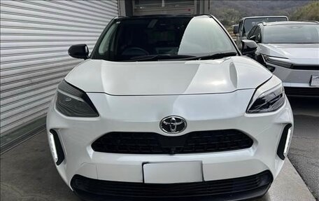 Toyota Yaris Cross, 2023 год, 2 380 000 рублей, 2 фотография