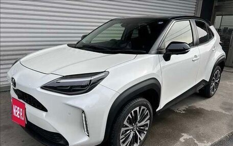 Toyota Yaris Cross, 2023 год, 2 380 000 рублей, 3 фотография
