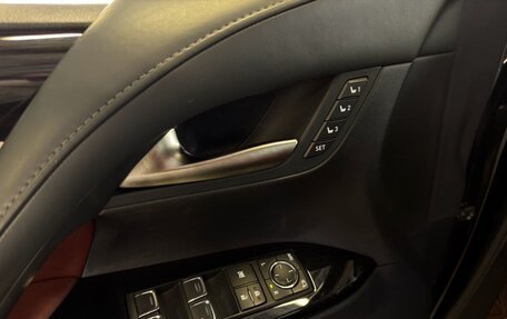 Lexus LX III, 2017 год, 5 998 000 рублей, 23 фотография