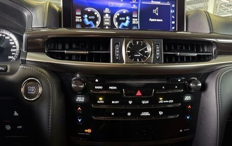 Lexus LX III, 2017 год, 5 998 000 рублей, 21 фотография