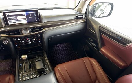 Lexus LX III, 2017 год, 5 998 000 рублей, 20 фотография