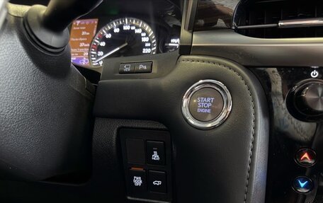 Lexus LX III, 2017 год, 5 998 000 рублей, 26 фотография