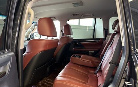 Lexus LX III, 2017 год, 5 998 000 рублей, 28 фотография