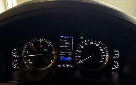 Lexus LX III, 2017 год, 5 998 000 рублей, 29 фотография