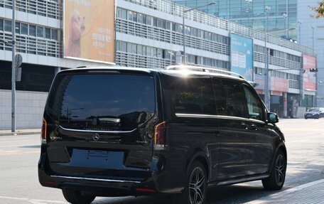 Mercedes-Benz V-Класс, 2025 год, 17 490 000 рублей, 3 фотография