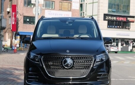 Mercedes-Benz V-Класс, 2025 год, 17 490 000 рублей, 2 фотография