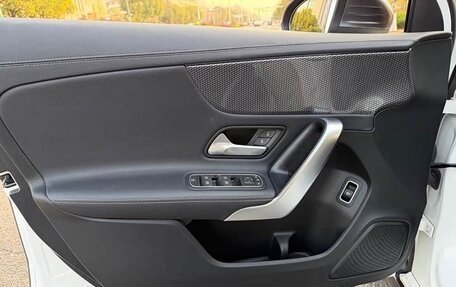 Mercedes-Benz A-Класс, 2022 год, 2 350 000 рублей, 9 фотография