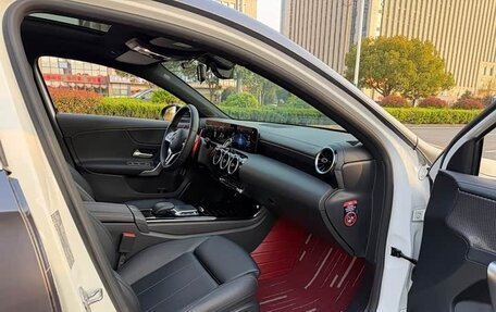 Mercedes-Benz A-Класс, 2022 год, 2 350 000 рублей, 14 фотография