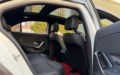 Mercedes-Benz A-Класс, 2022 год, 2 350 000 рублей, 16 фотография