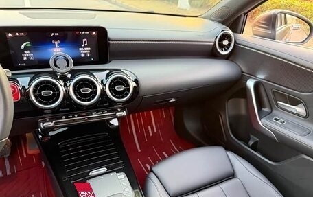 Mercedes-Benz A-Класс, 2022 год, 2 350 000 рублей, 13 фотография