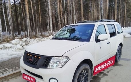 Nissan Pathfinder, 2012 год, 2 100 000 рублей, 1 фотография