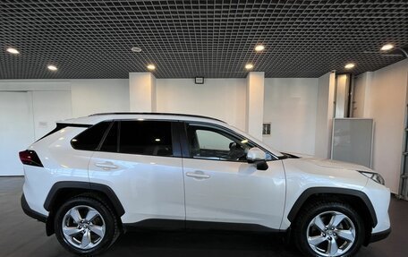 Toyota RAV4, 2021 год, 3 444 000 рублей, 2 фотография