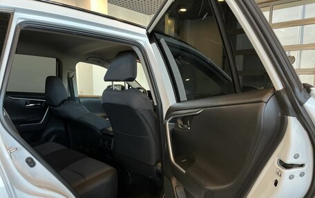 Toyota RAV4, 2021 год, 3 444 000 рублей, 15 фотография