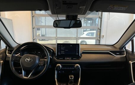 Toyota RAV4, 2021 год, 3 444 000 рублей, 9 фотография