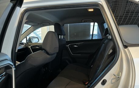 Toyota RAV4, 2021 год, 3 444 000 рублей, 21 фотография