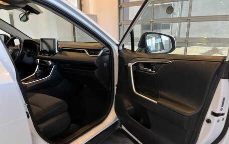 Toyota RAV4, 2021 год, 3 444 000 рублей, 24 фотография