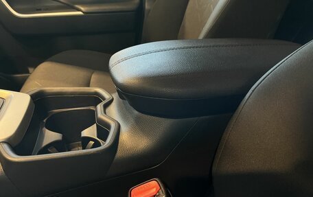 Toyota RAV4, 2021 год, 3 444 000 рублей, 29 фотография