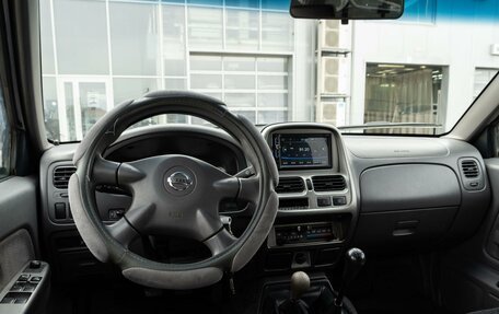 Nissan NP300, 2013 год, 1 600 000 рублей, 11 фотография