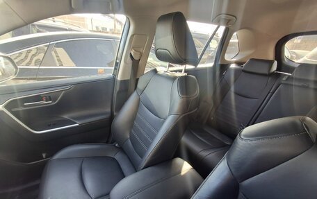 Toyota RAV4, 2019 год, 3 300 000 рублей, 6 фотография