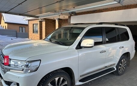 Toyota Land Cruiser 200, 2018 год, 8 200 000 рублей, 3 фотография