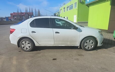 Renault Logan II, 2017 год, 410 000 рублей, 3 фотография