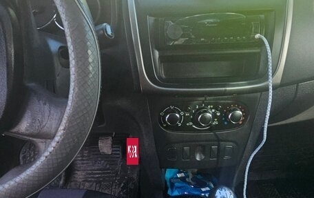 Renault Logan II, 2017 год, 410 000 рублей, 5 фотография