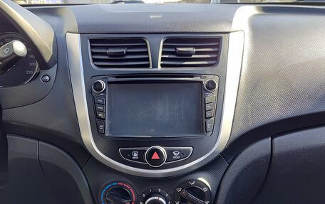 Hyundai Solaris II рестайлинг, 2011 год, 760 000 рублей, 18 фотография