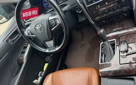 Toyota Camry, 2016 год, 1 870 000 рублей, 10 фотография