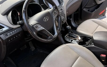 Hyundai Santa Fe III рестайлинг, 2018 год, 2 400 000 рублей, 16 фотография