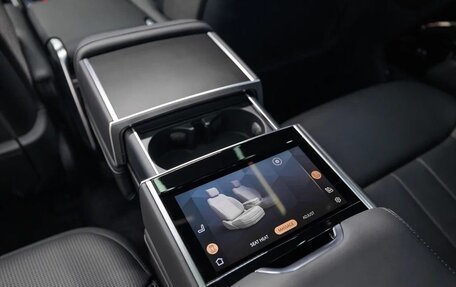 Land Rover Range Rover IV рестайлинг, 2023 год, 24 990 000 рублей, 25 фотография