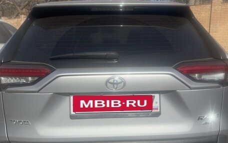 Toyota RAV4, 2022 год, 3 500 000 рублей, 12 фотография