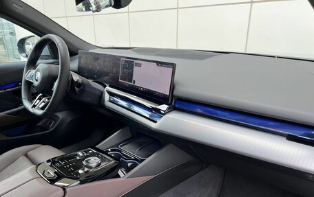 BMW 5 серия, 2025 год, 8 490 000 рублей, 12 фотография