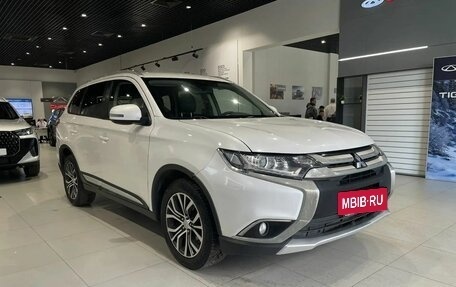 Mitsubishi Outlander III рестайлинг 3, 2017 год, 1 790 000 рублей, 3 фотография