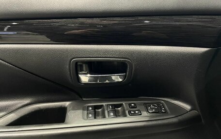 Mitsubishi Outlander III рестайлинг 3, 2017 год, 1 790 000 рублей, 18 фотография