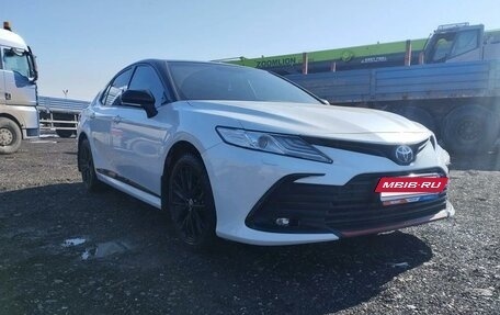 Toyota Camry, 2021 год, 3 500 000 рублей, 2 фотография