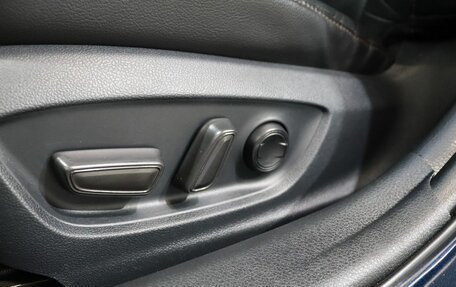 Toyota Camry, 2018 год, 2 600 000 рублей, 13 фотография